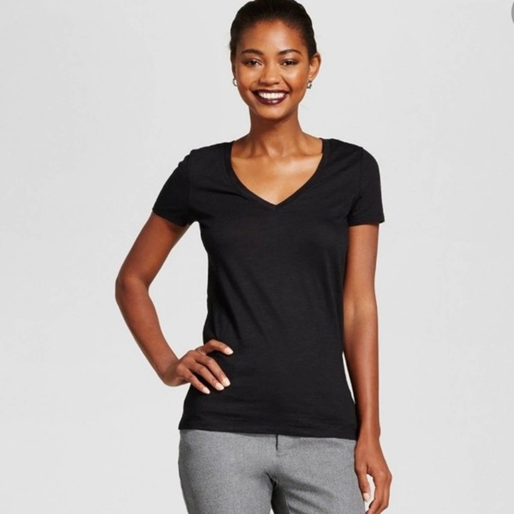 A New Day NWT Black V Neck Tee XSmall